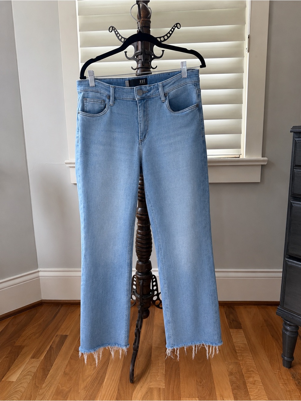 Kut from the Kloth Light Blue Cropped Straight-Leg Jeans
